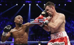 足彩网_广东队抵港备战省港杯首回合，姜至鹏携两将合练展现实力