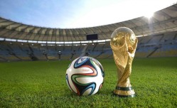 足彩网赛事中心-追梦格林畅谈防守哲学，克尼普尔与克莱角色对比，康缺席盯防重任成焦点